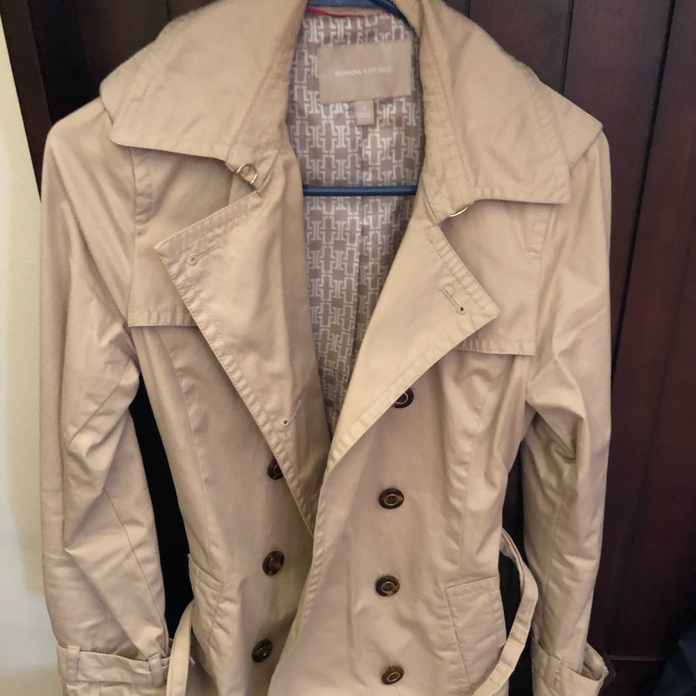 Banana Republic Woman Beige Belted Fall Jacket